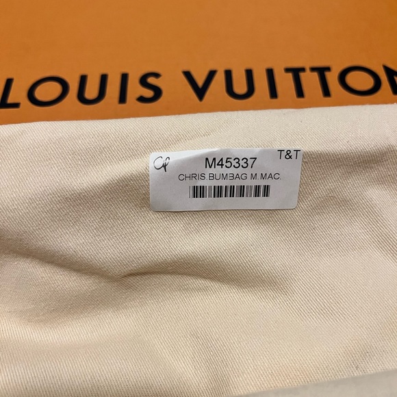 *Rare* Mens Louis Vuitton Christopher Bumbag (out of stock store wide) - Picture 6 of 7